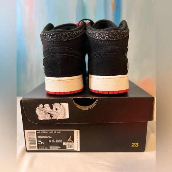 Air Jordan 1 Mid GS Siempre Familia Youth 5 - Picture 5 of 10